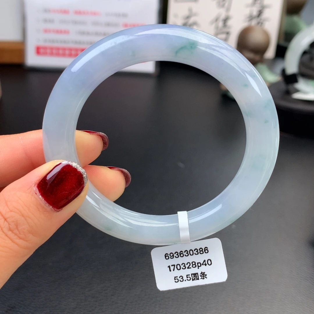 翡翠未镶嵌手镯糯化起胶莫奈花园性价比