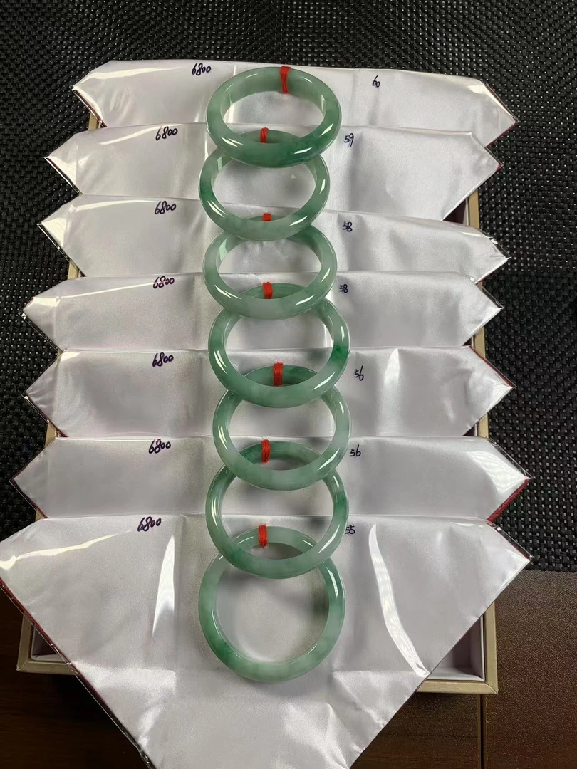 天然缅甸翡翠A货手镯多样性发货，发一件