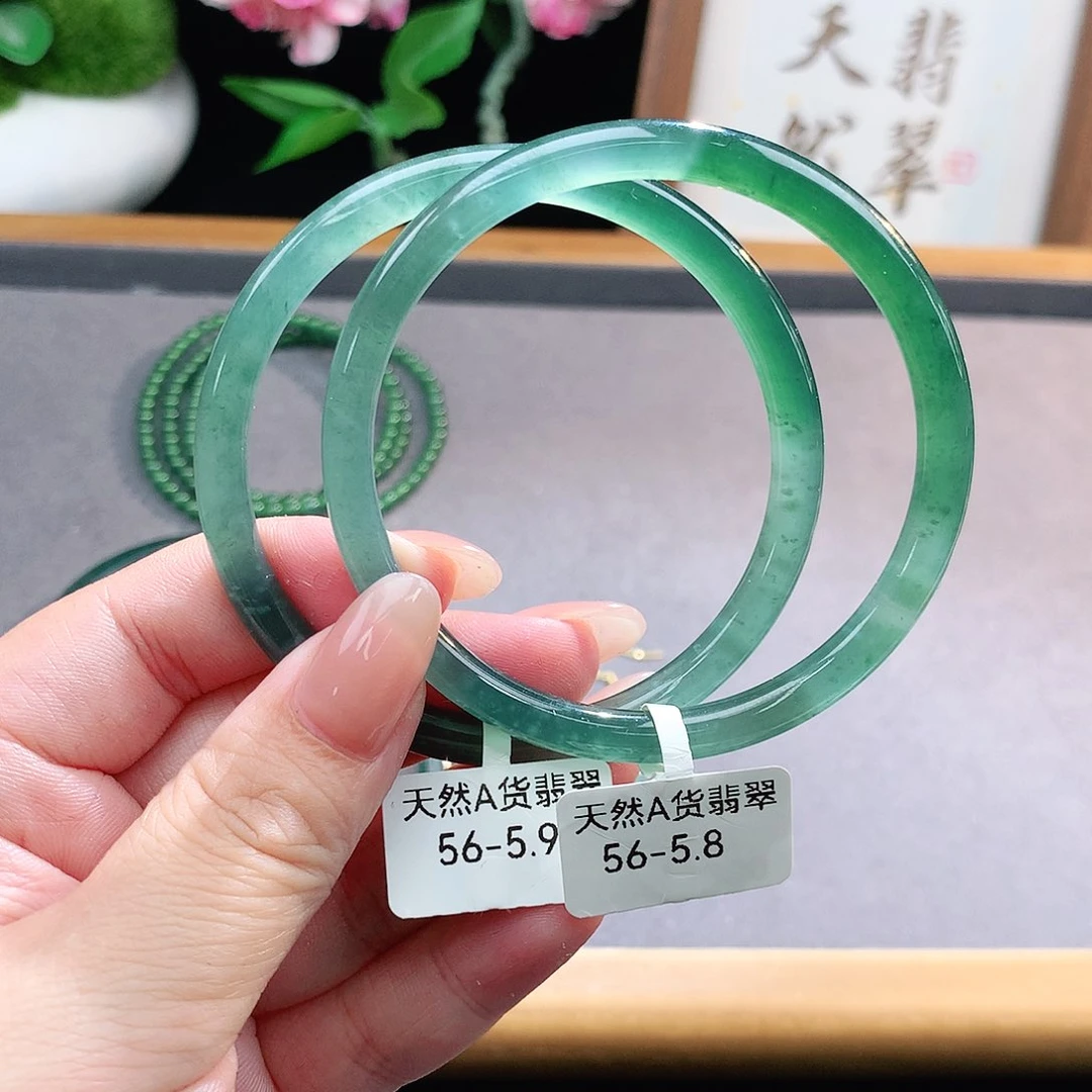 未镶嵌手镯（圆镯）翡翠