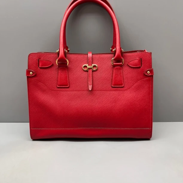 95新 FERRAGAMO/菲拉格慕 红色十字纹通勤手提包 尺寸31*23SV1876