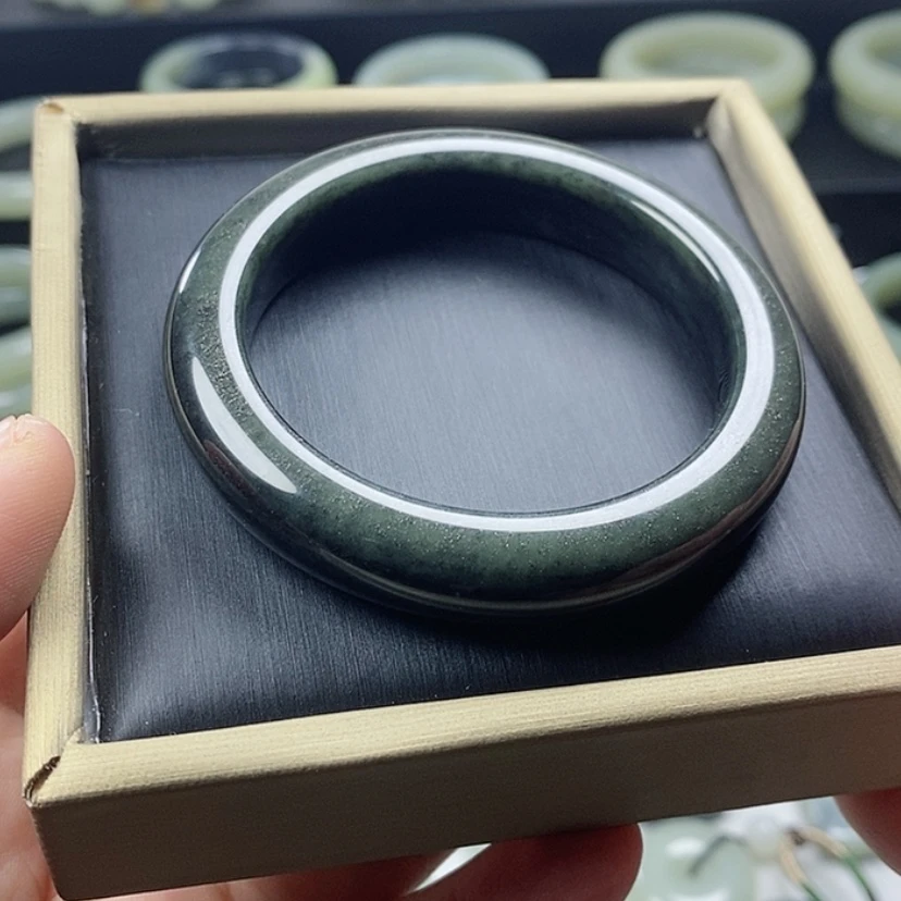 【闪购商品】未镶嵌手镯和田玉