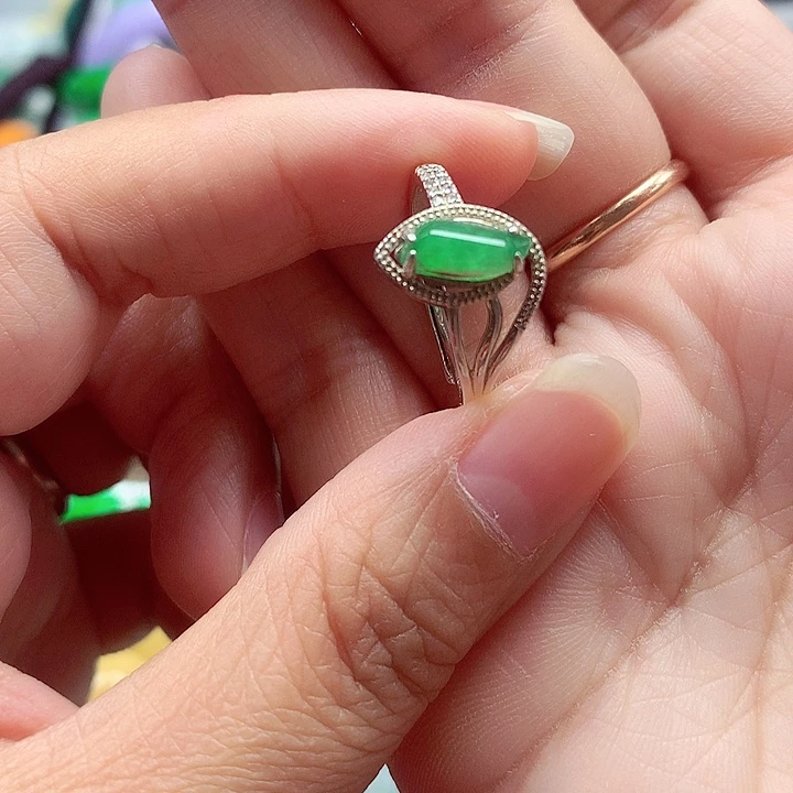 翡翠银S925镶嵌颈饰翡翠