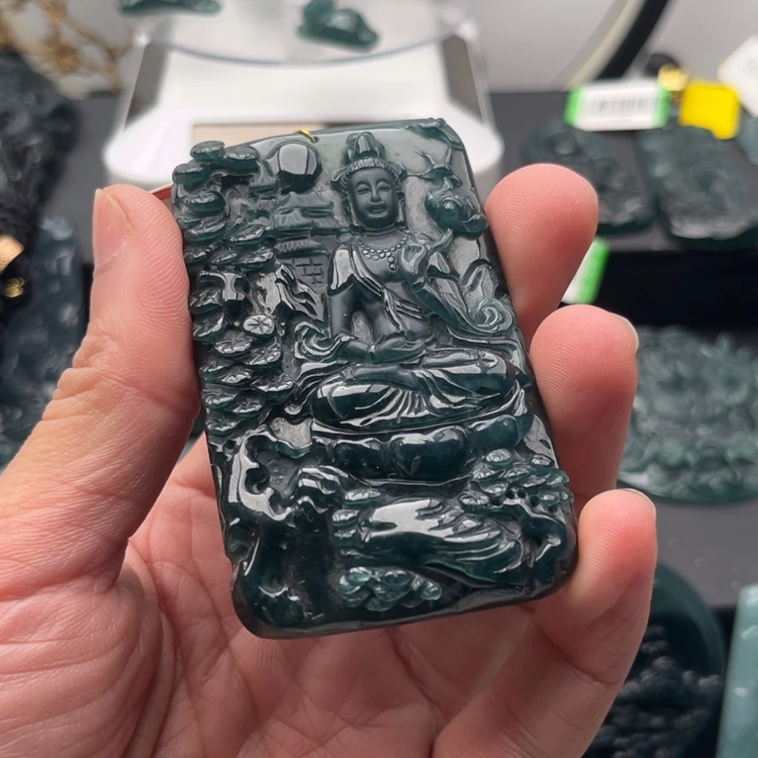 翡翠未镶嵌颈饰观音