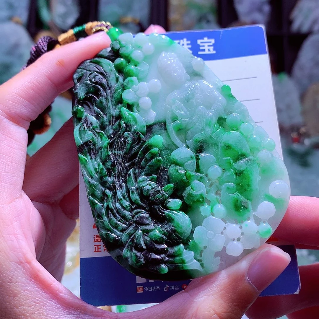 颈饰未镶嵌翡翠天然