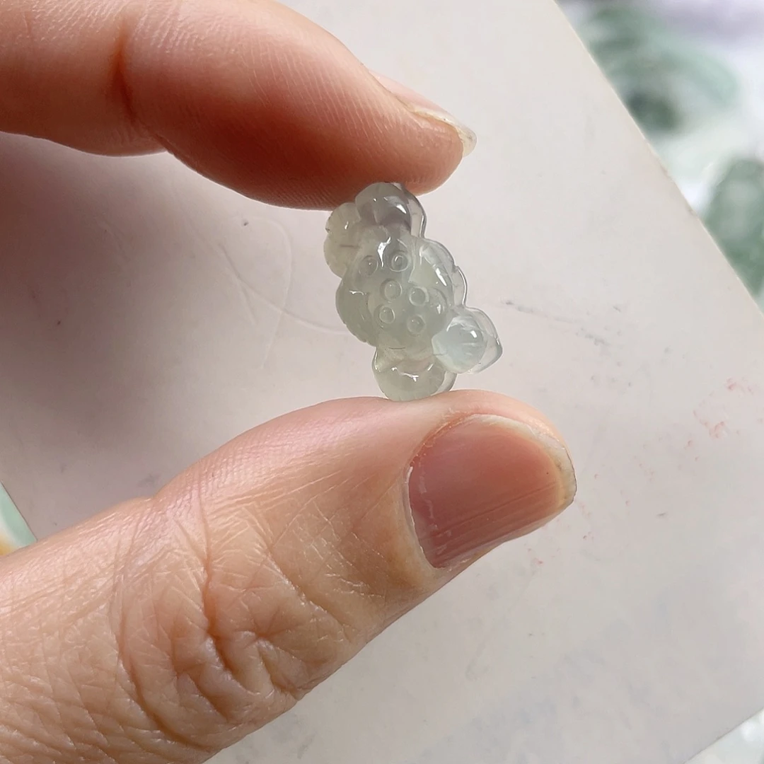 翡翠颈饰未镶嵌小***蓝花