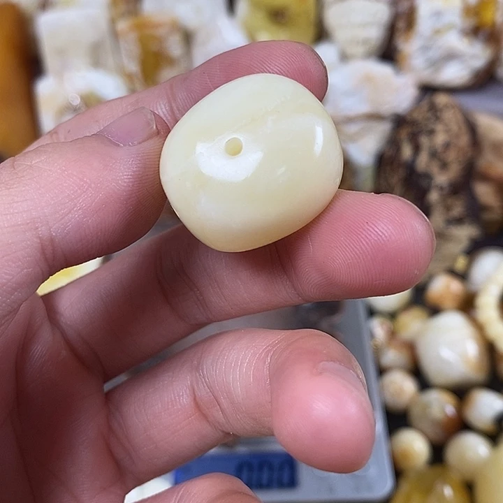 未镶嵌琥珀裸石我