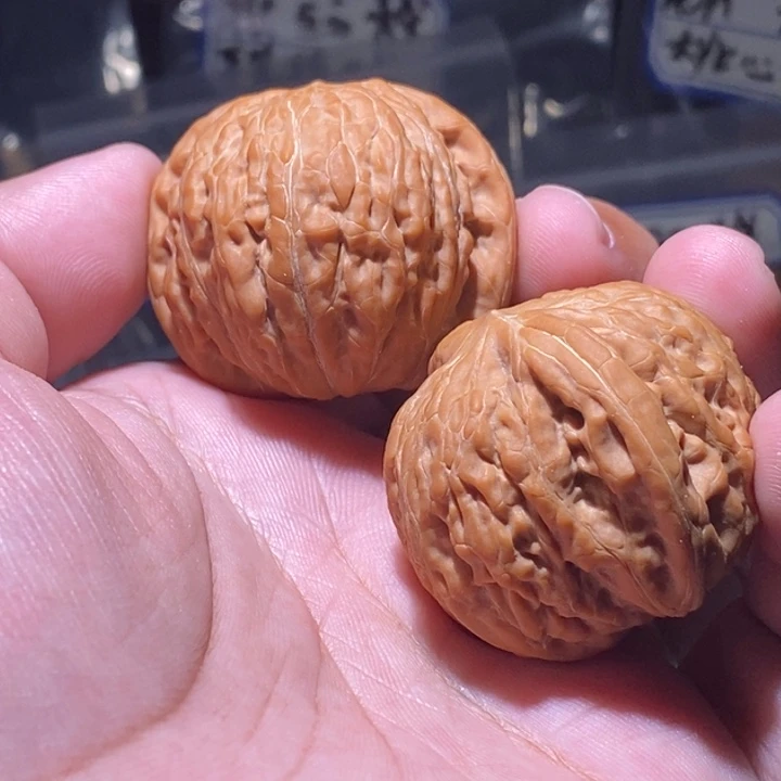 L***Y文玩核桃吊坠40全品铁锤