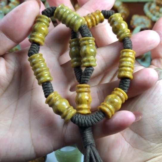 未镶嵌手串岫岩河磨玉（透闪石质玉）