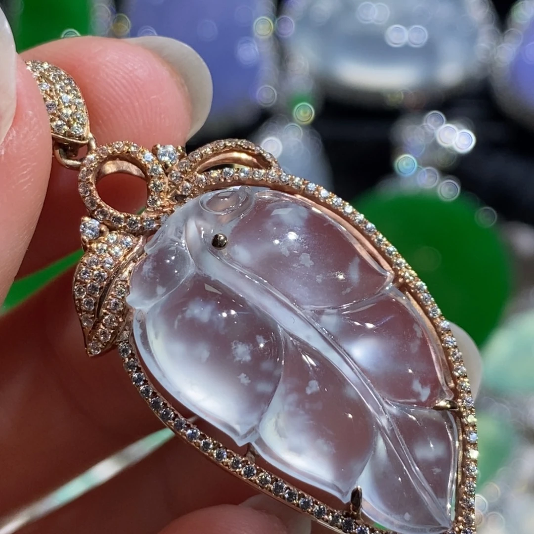 翡翠18K金镶嵌颈饰叶子