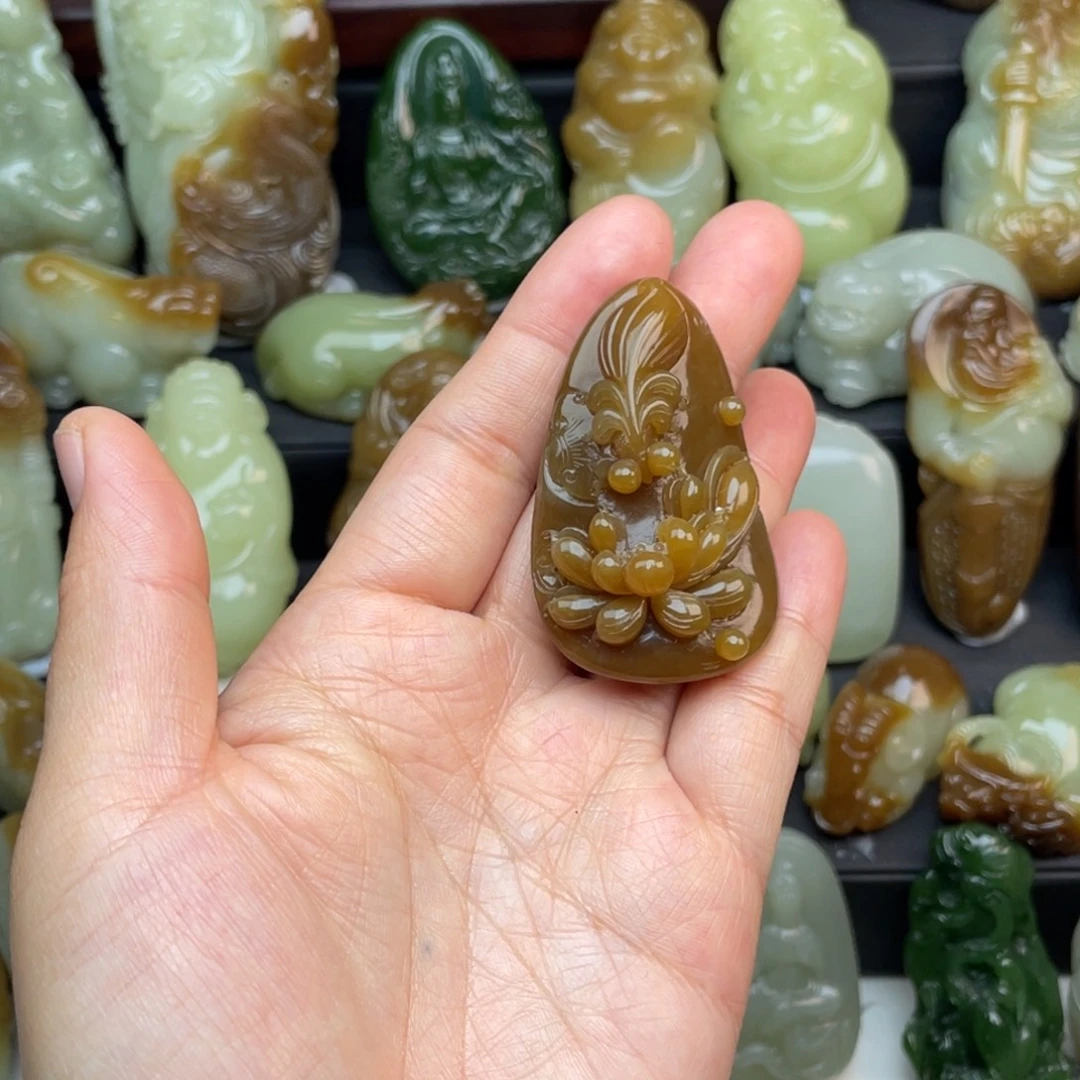 和田玉未镶嵌颈饰