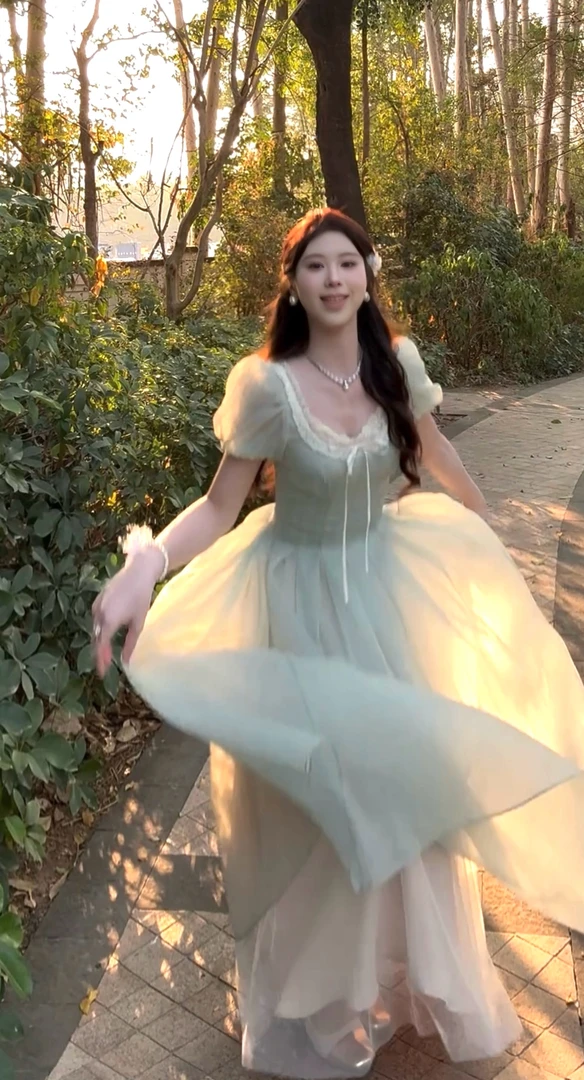 【天鹅博伦】薄荷绿色晕染泡泡袖夏季公主裙海边度假法式长裙