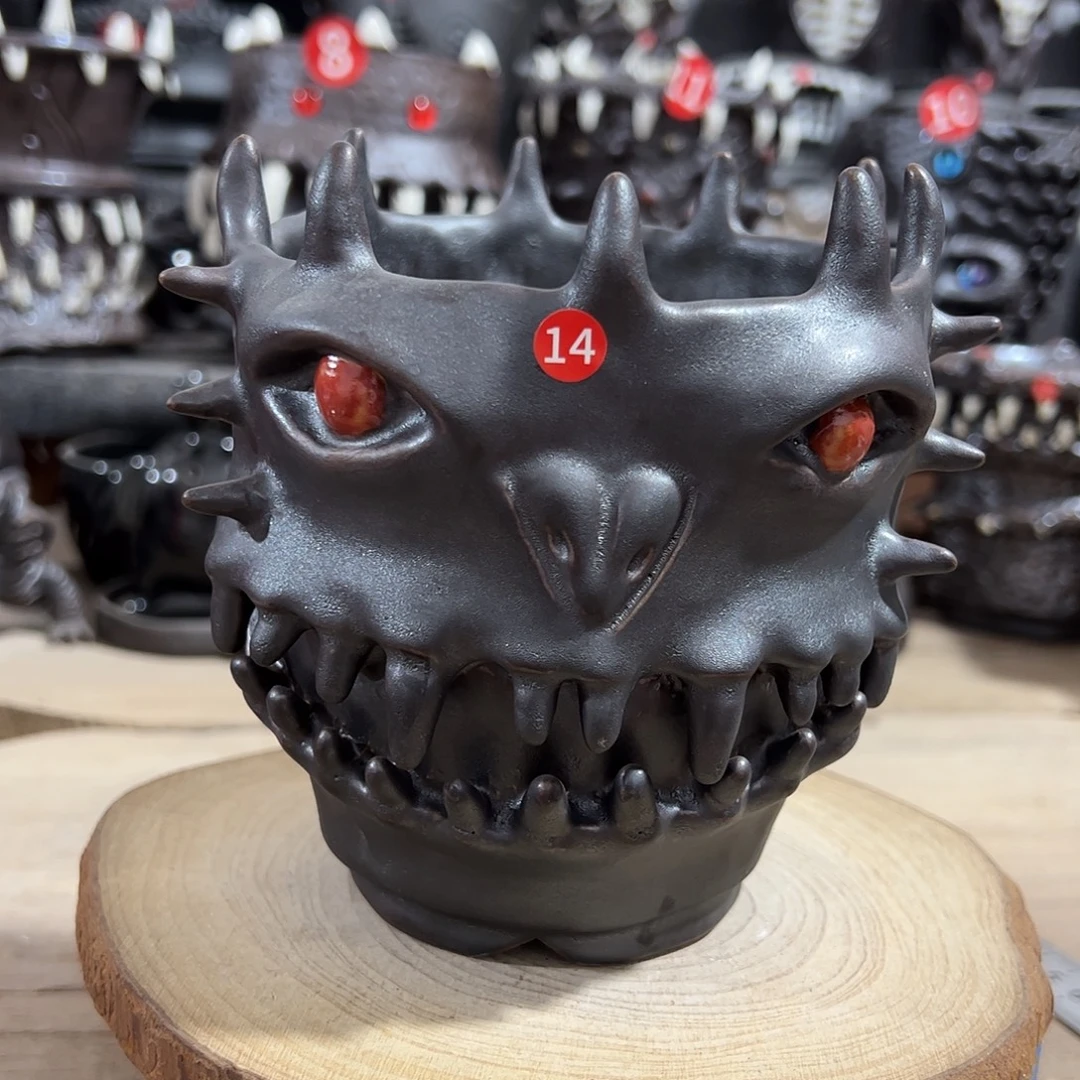 14号，手捏微瑕，内口11外高13.5