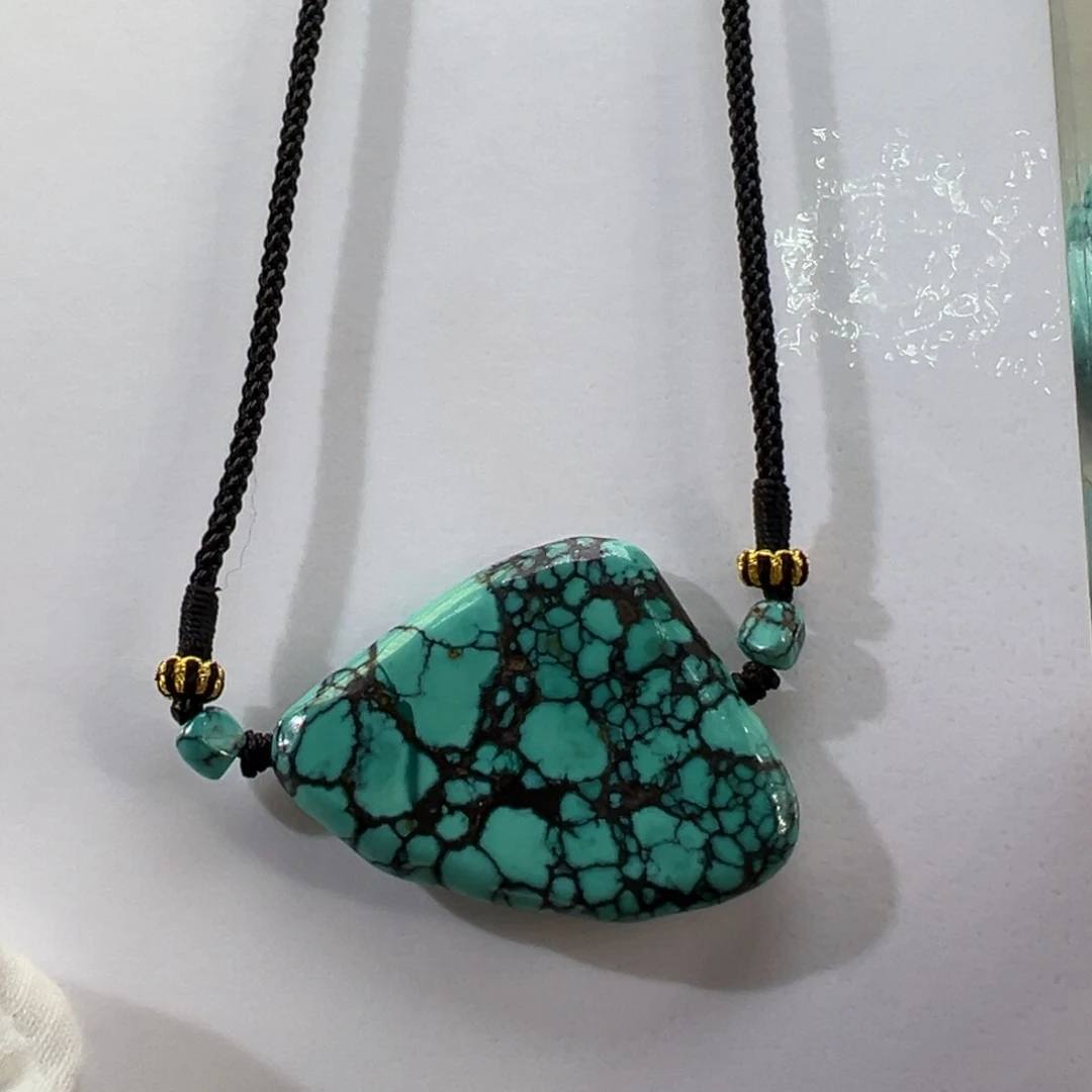 绿松石未镶嵌挂件