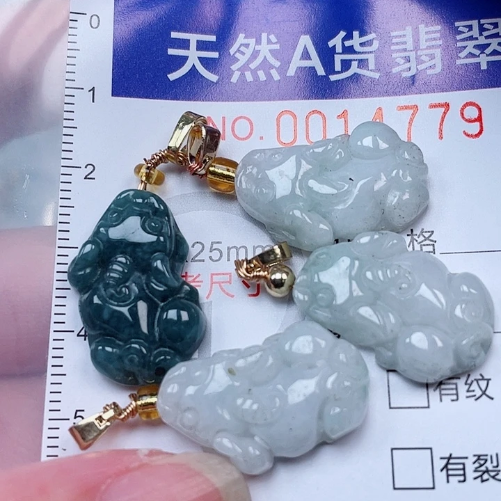 吊坠(不含链)未镶嵌翡翠