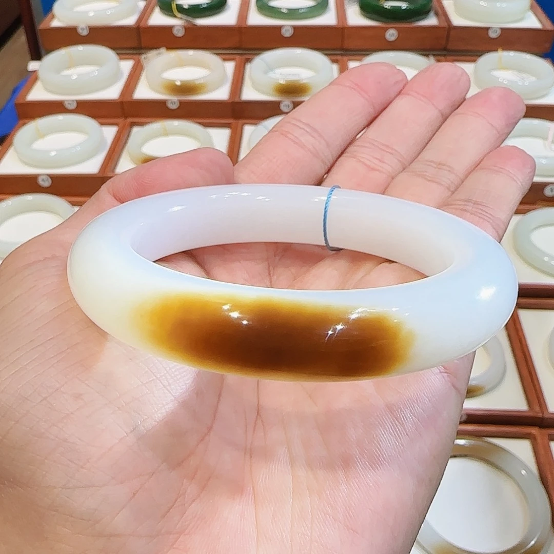 和田玉未镶嵌手镯且末传承级