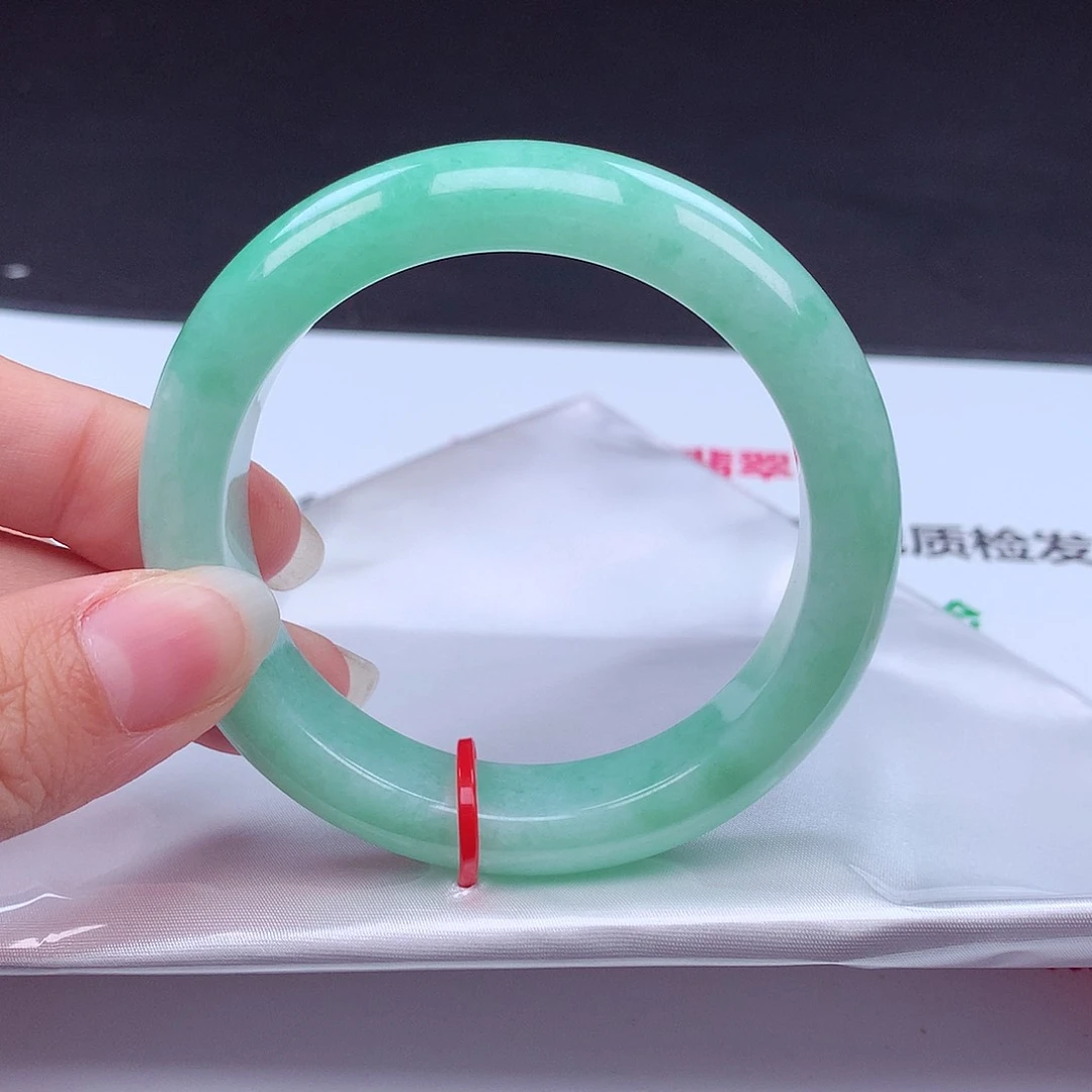 翡翠手镯未镶嵌手镯001402