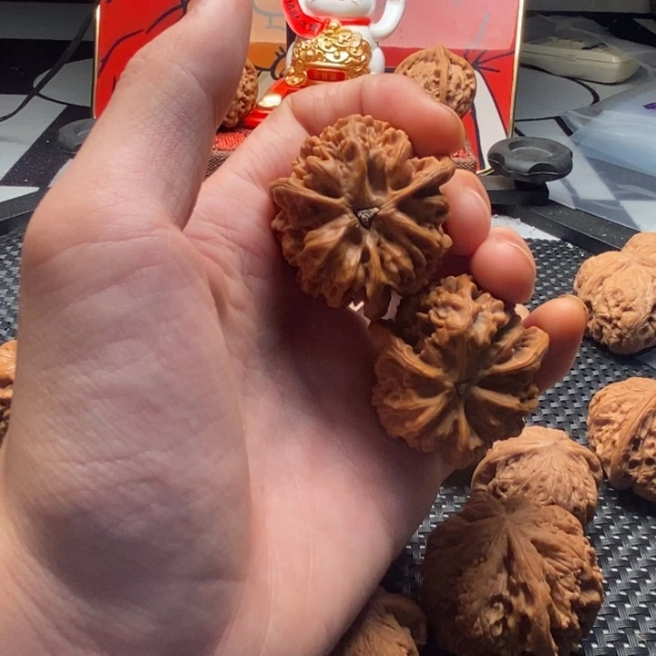 文玩核桃精品对正奔