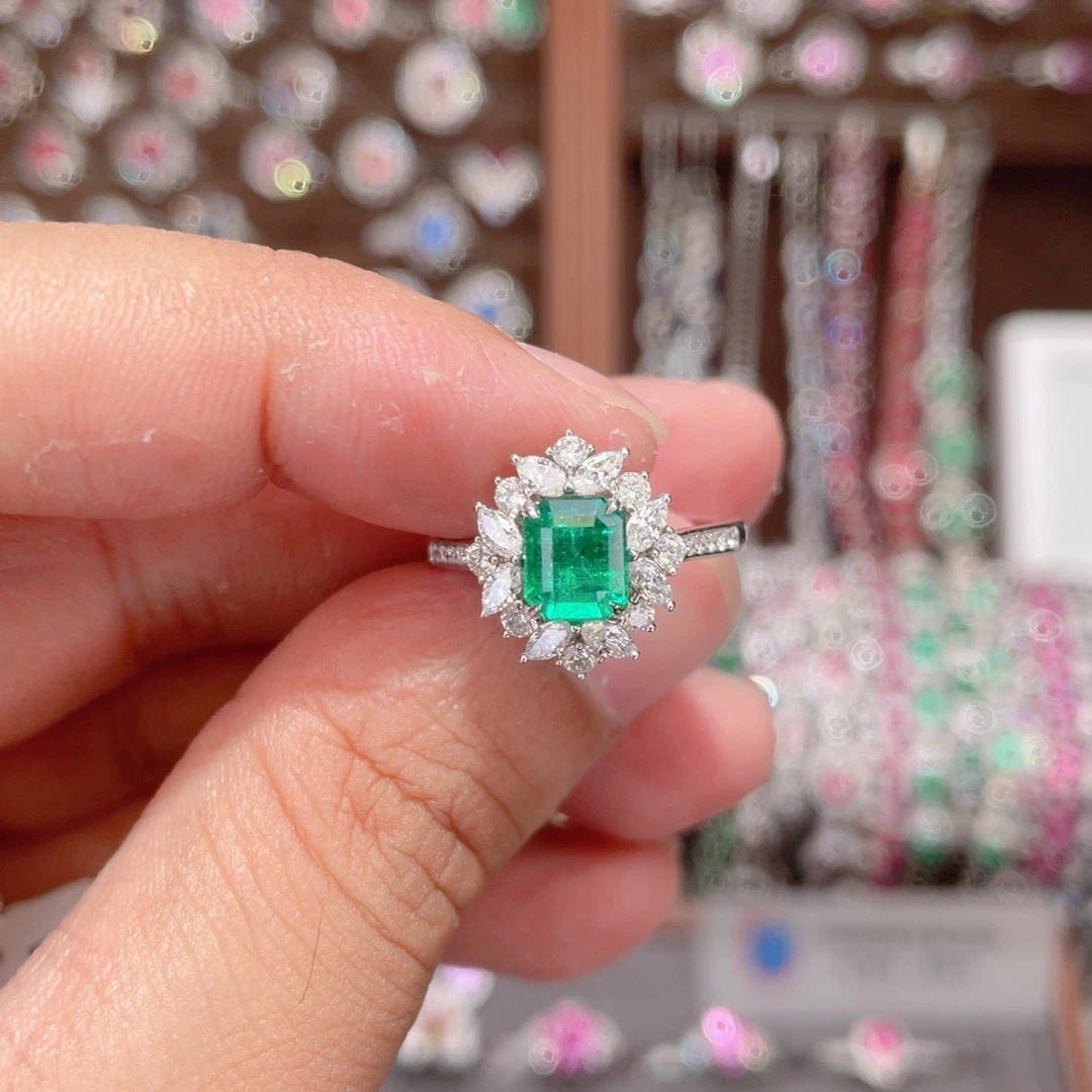 祖母绿戒指18K金镶嵌1.03ct 潘杰希尔