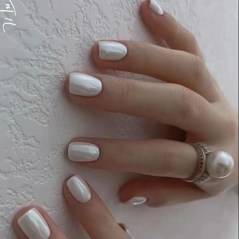 纯手工穿戴甲高光珍珠白穿戴式成品美甲显白极光单色高级纯色爆款