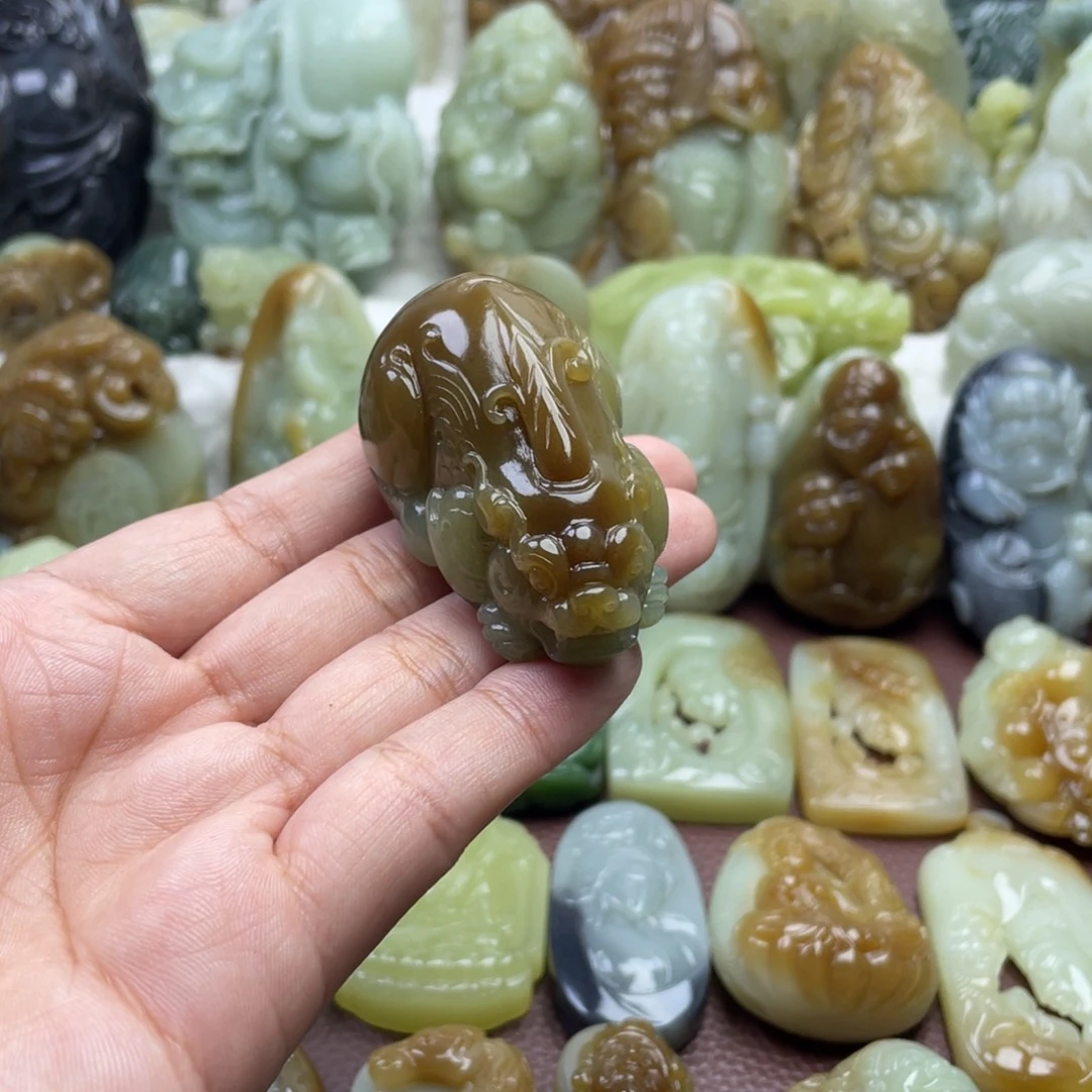 颈饰未镶嵌和田玉