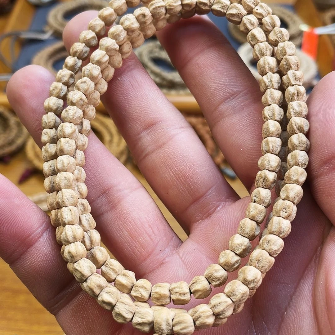 柏香籽/百香籽吊坠嘚***嘚