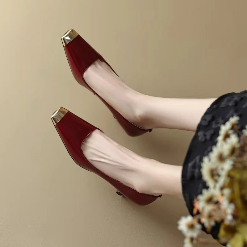 单鞋女2025新款漆皮性感通勤法式高跟鞋名媛气质浅口方头小跟瓢鞋