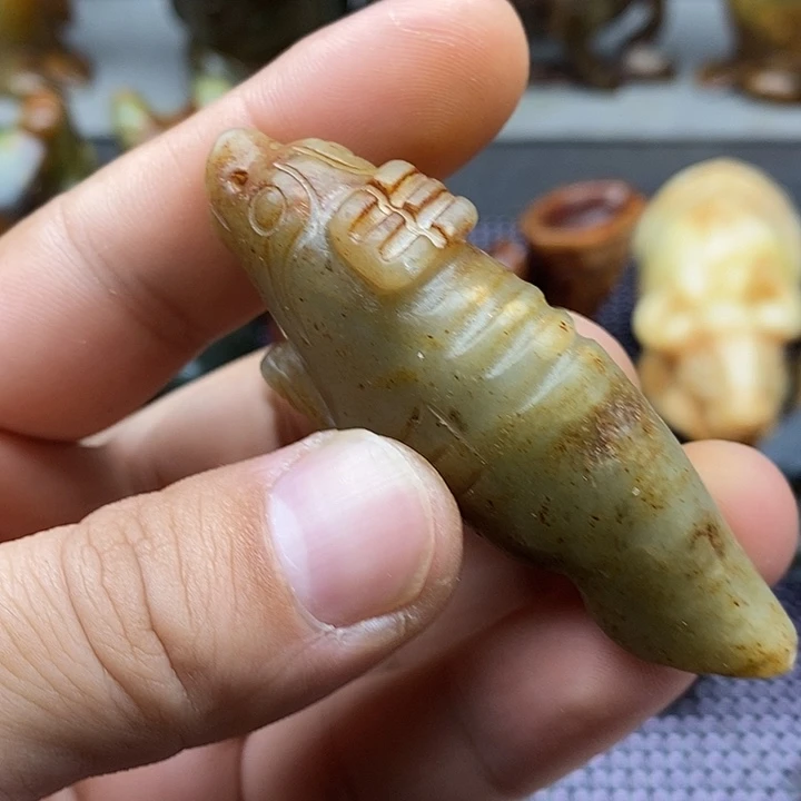 未镶嵌蛇纹石玉颈饰