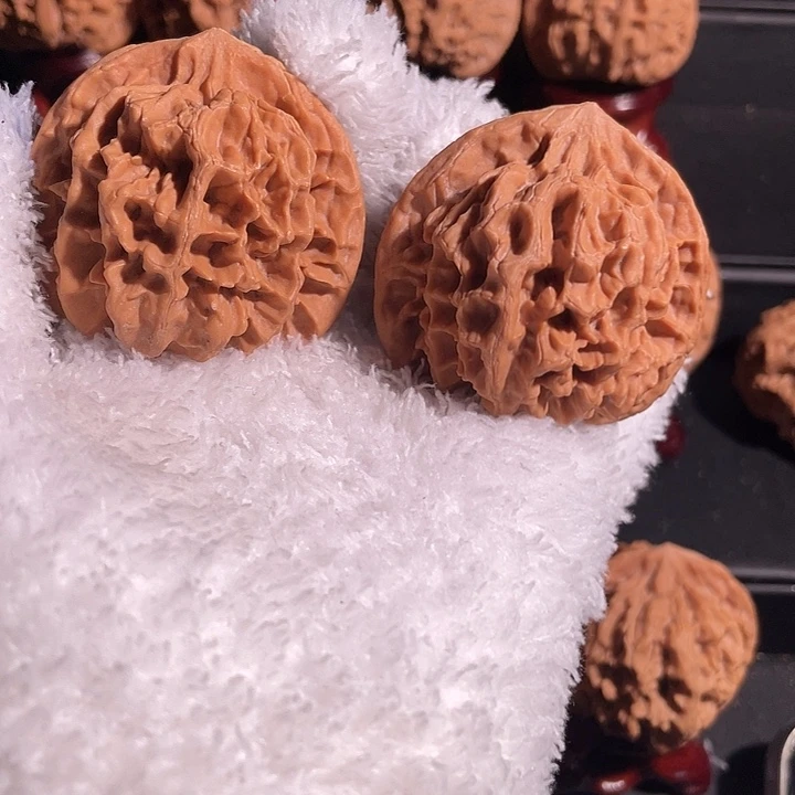 文玩核桃吊坠46官帽