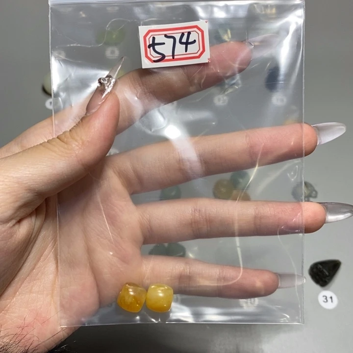 蛇纹石玉颈饰未镶嵌减*