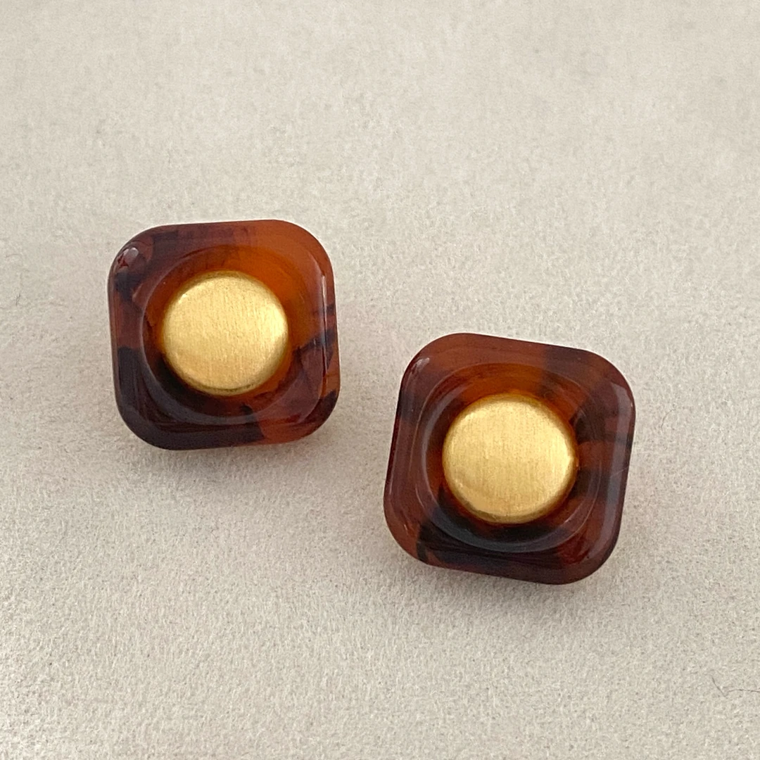 铜合金树脂耳饰 秋冬耳钉复古几何原创设计女耳环精致优雅气质棕