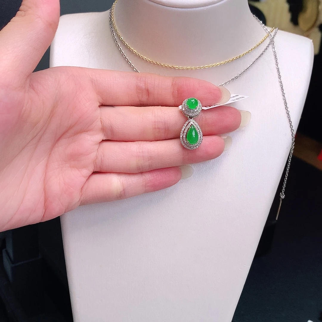 颈饰18K金镶嵌翡翠23-8’9-7.4