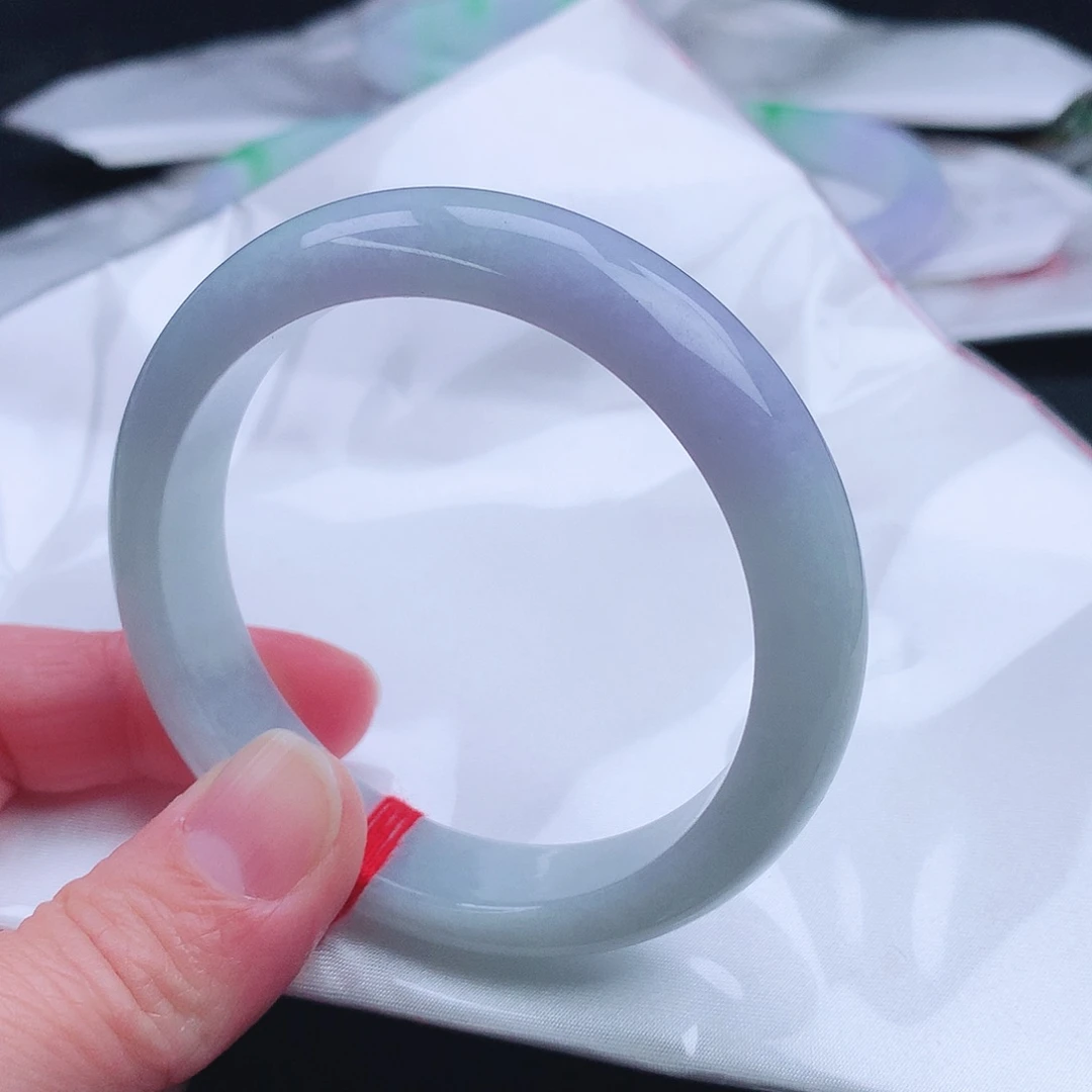 翡翠未镶嵌手镯。。