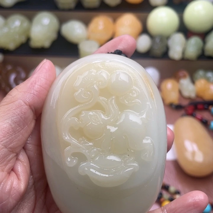 健***乐石材天然古青石手把件