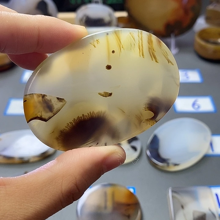 玛瑙/玉髓未镶嵌珠宝半成品98