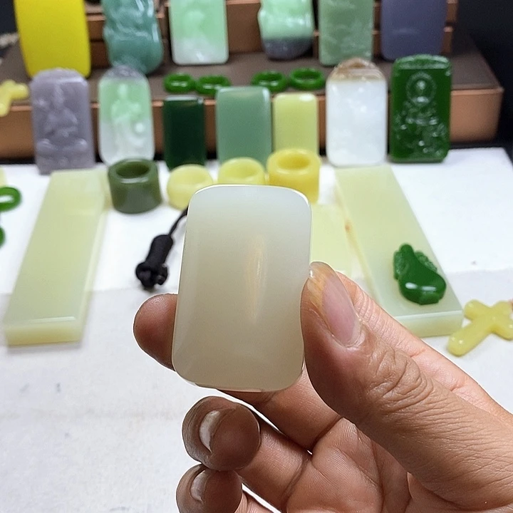 和田玉未镶嵌珠宝奇石