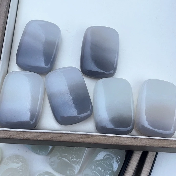 和田玉未镶嵌吊坠(不含链)约38×26无事牌