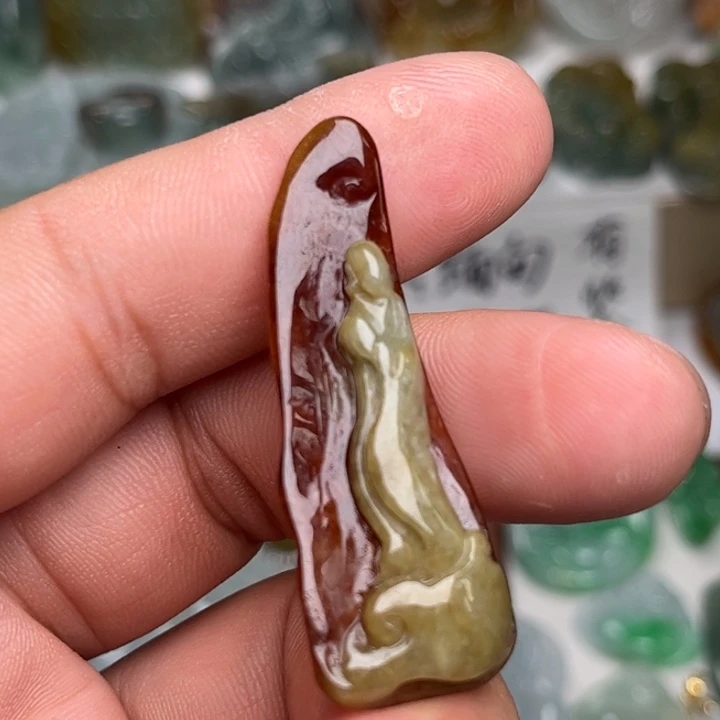 翡翠未镶嵌颈饰悟道
