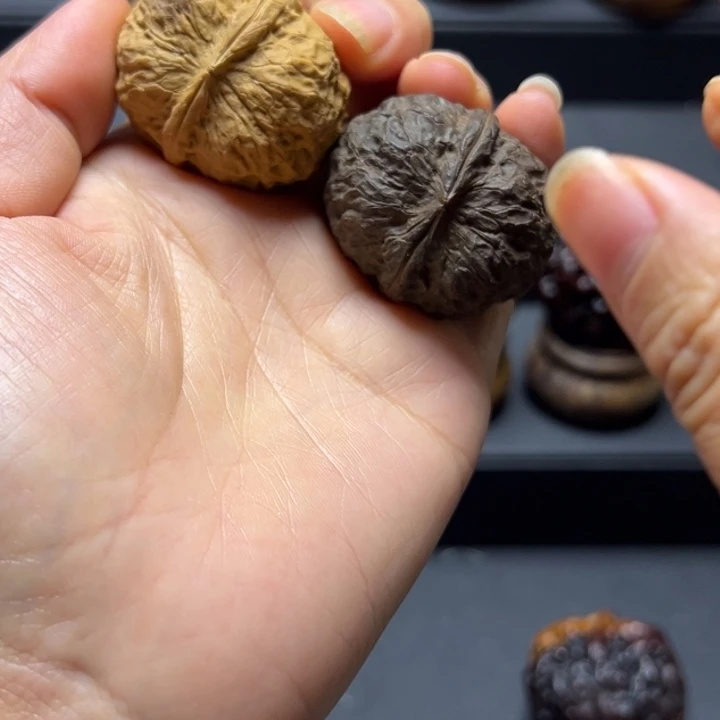 文玩核桃吊坠龙珠36