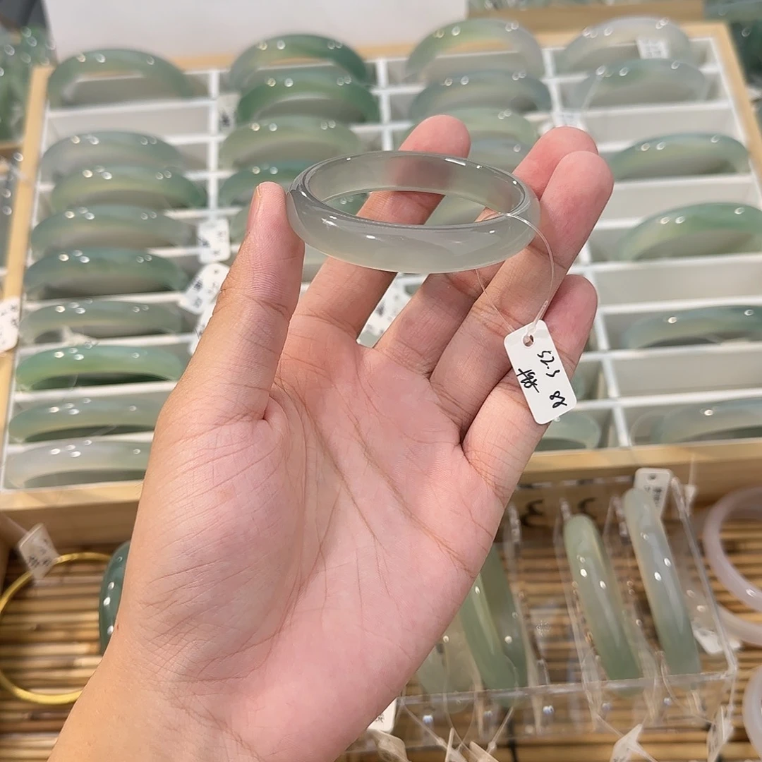 玛瑙/玉髓未镶嵌手镯圈口52.3