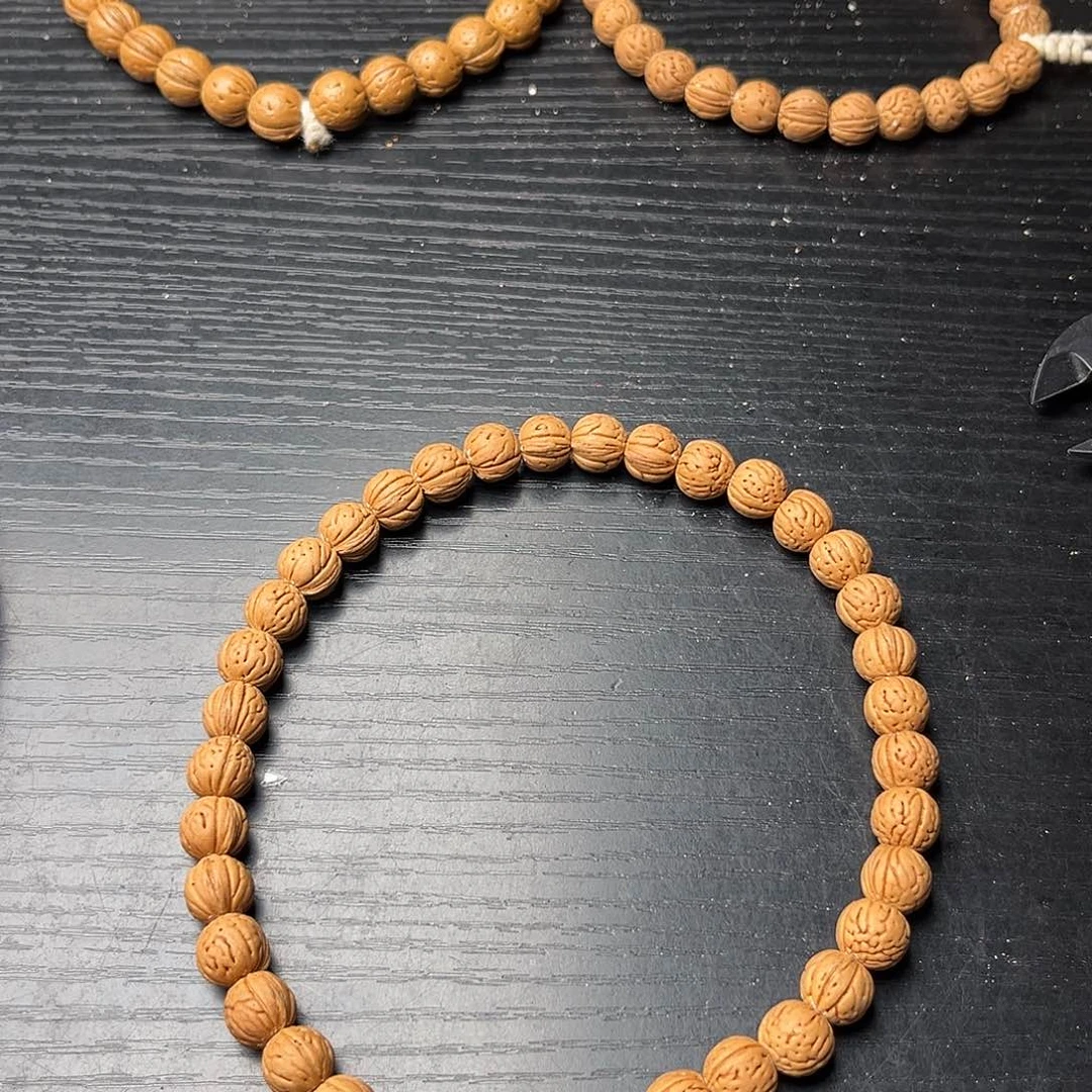 Y***一木质类小桃核散籽批发300