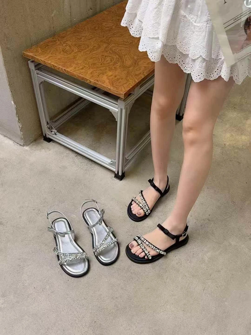 百搭休闲风修面皮粗跟平跟跟鞋一字带凉鞋时尚一字带女鞋圆头