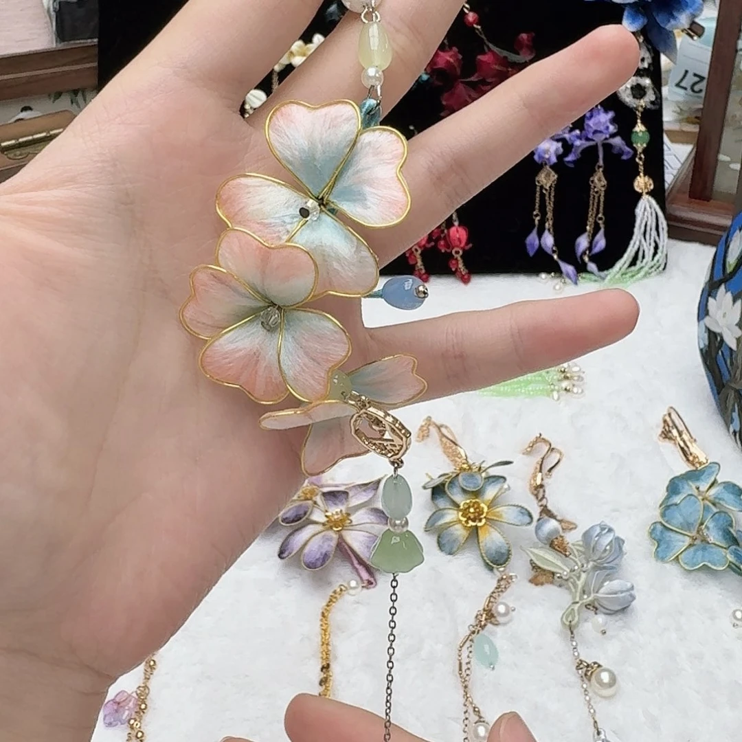 刺绣四叶草渐变压襟