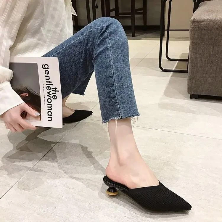 女夏2025新款粗跟穆勒凉拖鞋时尚尖头针织弹力复古包头半拖鞋中跟