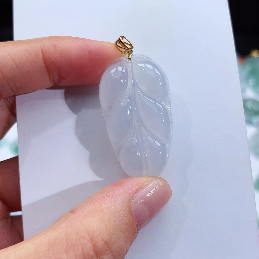 翡翠18K金镶嵌颈饰翡翠吊坠