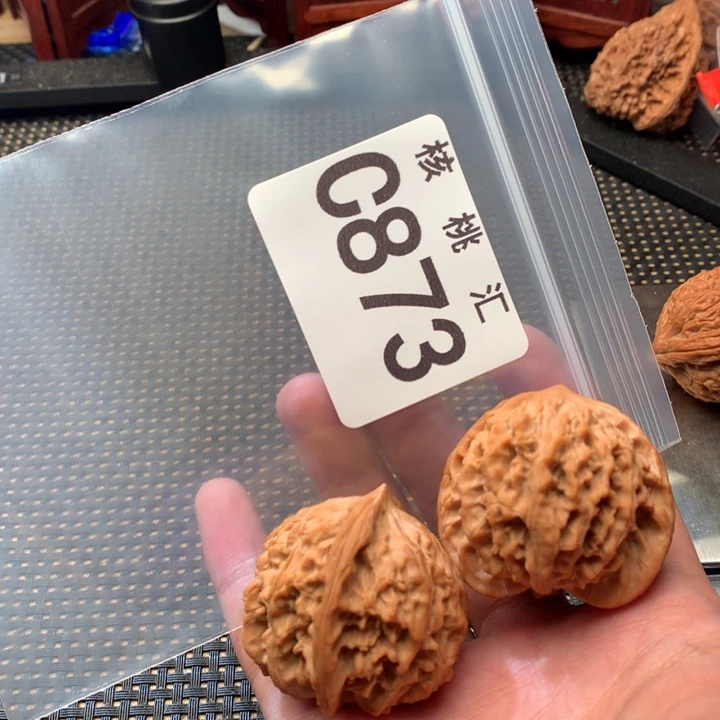 阿***啦文玩核桃吊坠龙莲