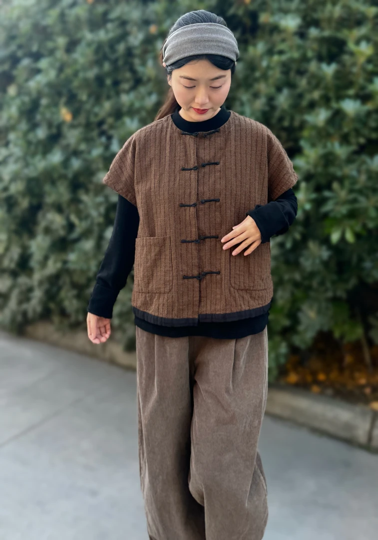 特色15%柞蚕丝17%亚麻68%棉小提花文艺手缝盘扣条纹双层马甲25130