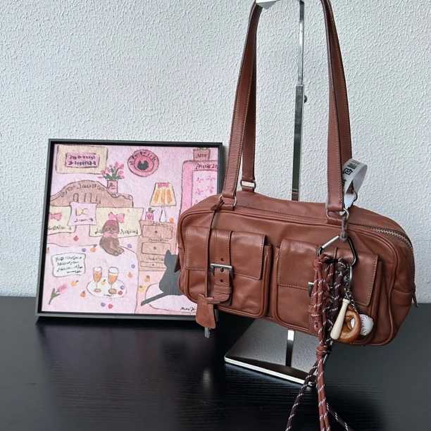 95新 Prada/普拉达 焦糖棕色双兜机车单肩包 063523