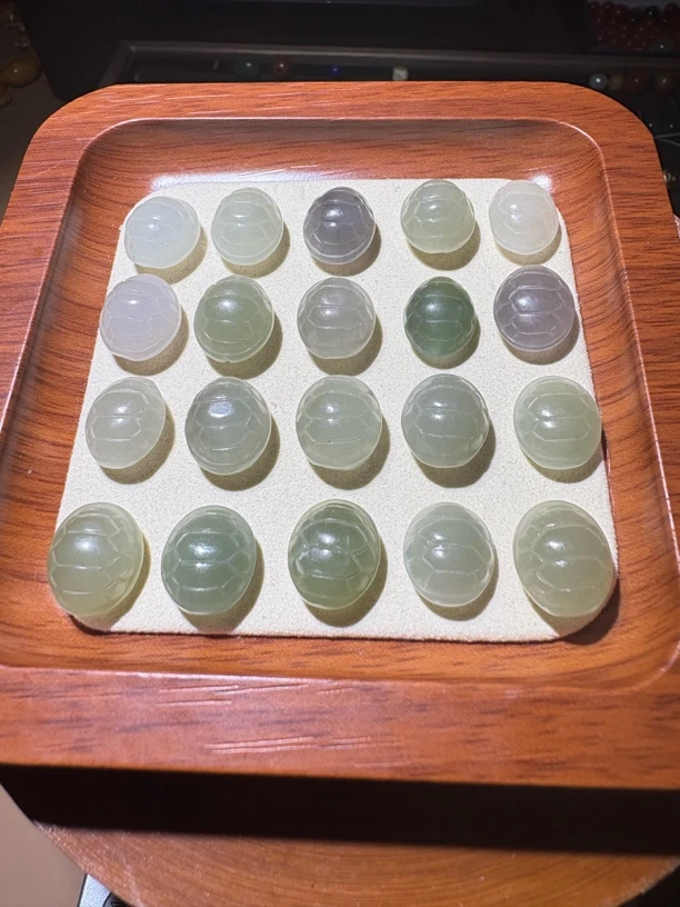 天然和田玉小富甲文玩背云配串神器尺寸11✖️13随机发其一