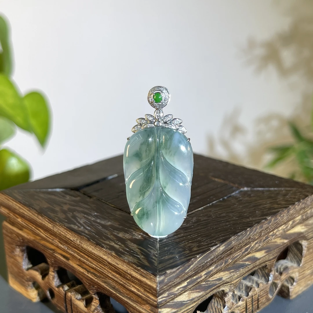 JTB17-181  天然缅甸A货翡翠 18K含钻镶嵌大业有成