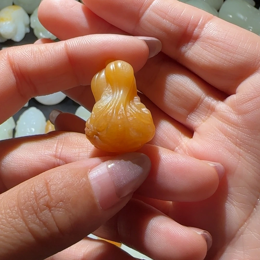 石***头和田玉未镶嵌颈饰